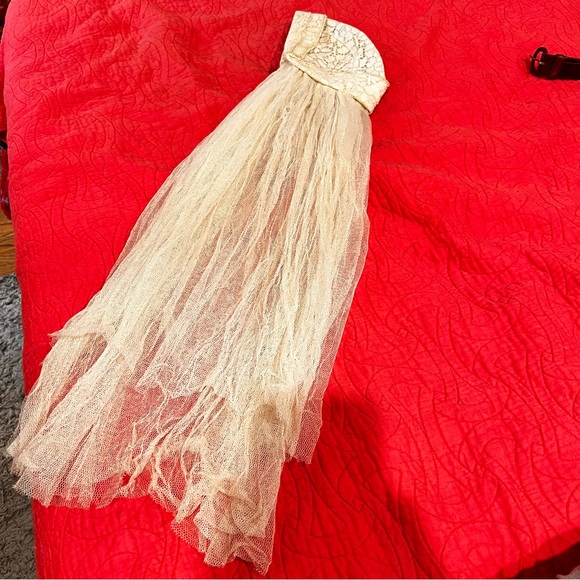 Vintage Wedding Veil cream - Picture 4 of 4